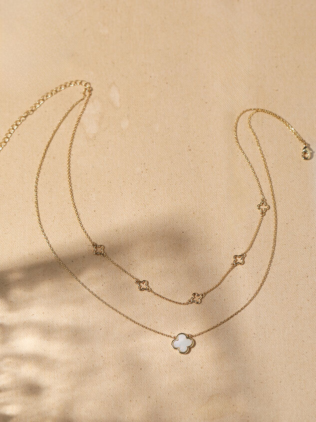 18K Gold Double Layer Clover Necklace Detail 2 - TULLABEE