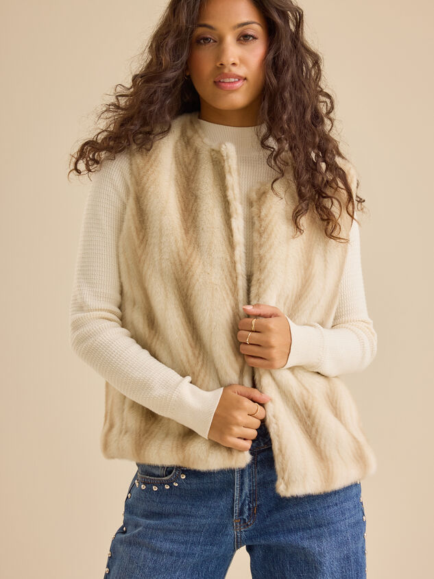 Amery Fur Vest Detail 2 - TULLABEE