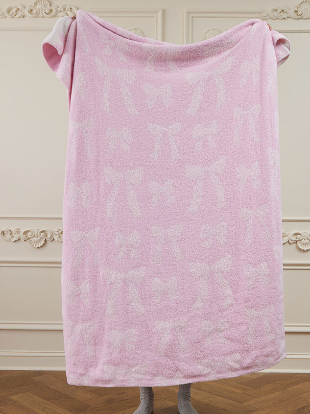 Cozy Bow Blanket Detail 4 - TULLABEE