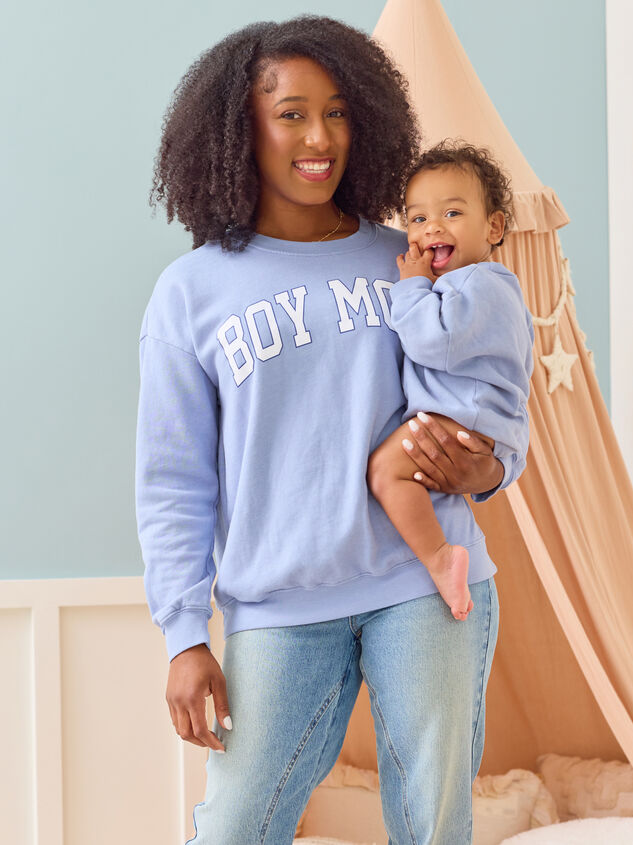 Boy Mom Graphic Sweatshirt Detail 6 - TULLABEE