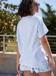 Embroidered Seashell Graphic Tee Detail 5 - TULLABEE