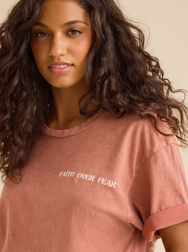Faith Over Fear Graphic Tee Detail 3 - TULLABEE
