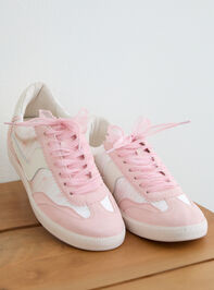 Notice Sneakers By Byrdie Golf x Dolce Vita Detail 3 - TULLABEE
