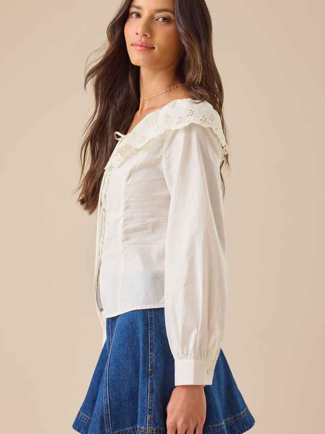 Eileen Collared Eyelet Top Detail 4 - TULLABEE