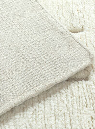 Yucca Handwoven Rug Detail 6 - TULLABEE