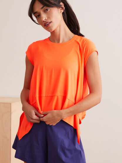 Swing And Sway Tee - TULLABEE