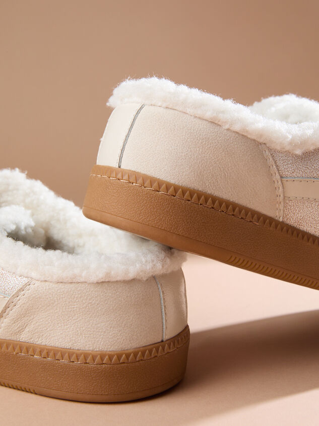 Maisie Plush Slide Sneakers Detail 4 - TULLABEE