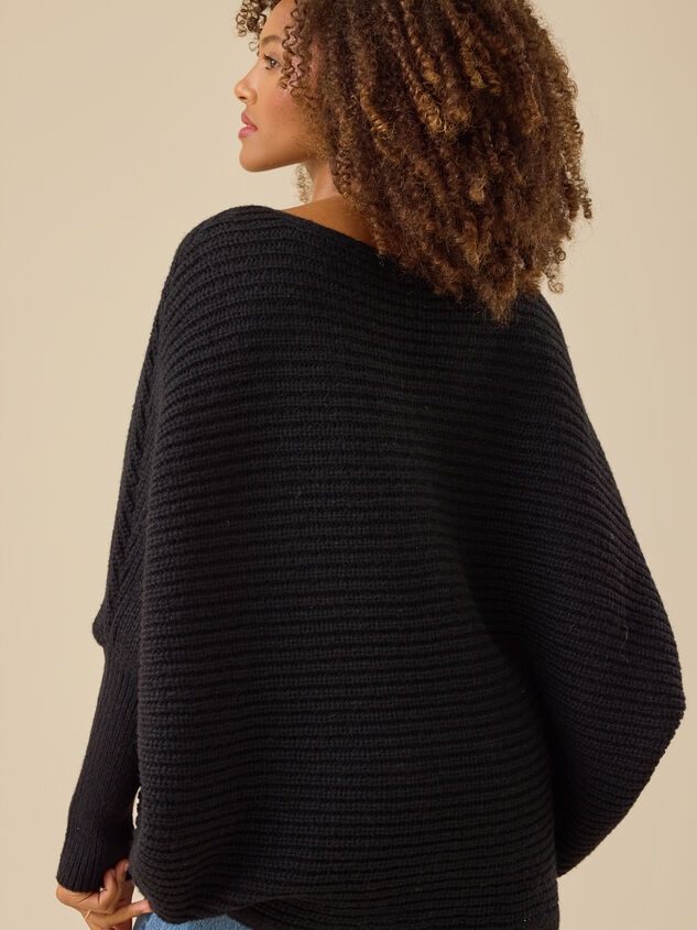 Brielle Oversized Sweater Detail 5 - TULLABEE