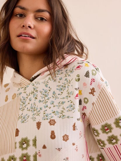Christmas Patchwork Hoodie - TULLABEE