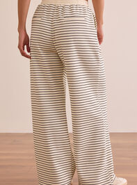 Stride Lounge Pants Detail 5 - TULLABEE