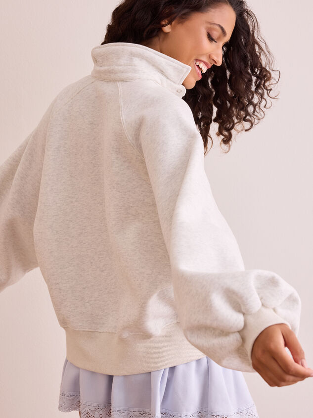 Peak Balloon Sleeve Pullover Detail 4 - TULLABEE
