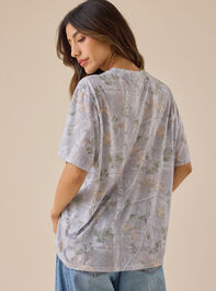 Little Dude's Mom Camo Graphic Tee Detail 6 - TULLABEE