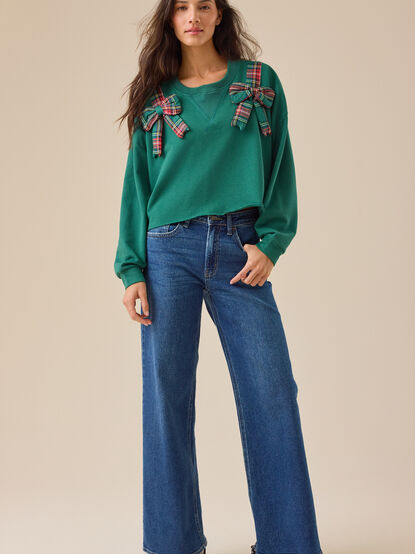 Christmas Day Cropped Pullover - TULLABEE