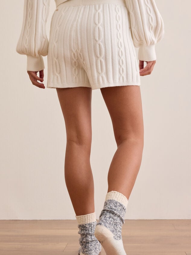 Cloudflow Cable Knit Short Detail 5 - TULLABEE