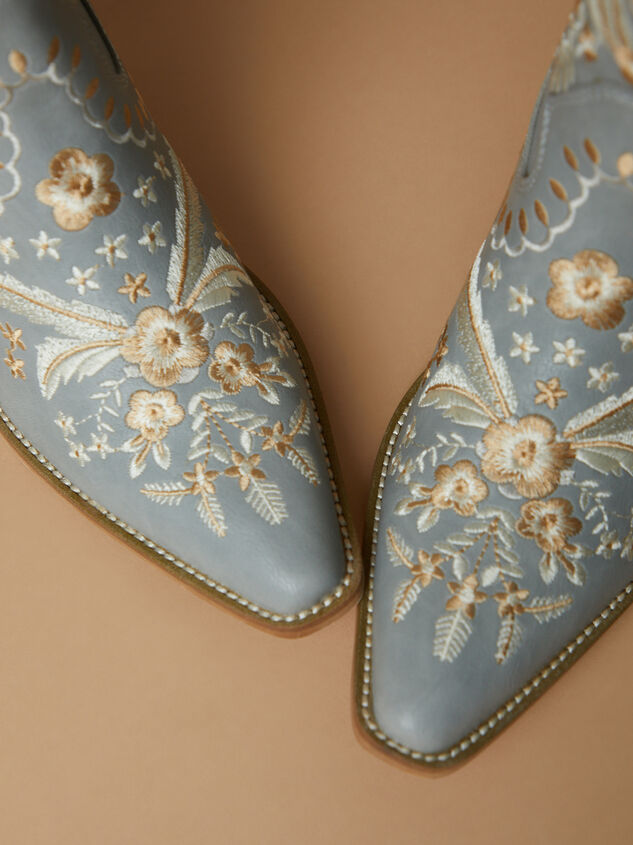 Corral Embroidered Western Booties Detail 2 - TULLABEE