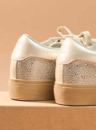 Reba Star Patch Platform Sneakers Detail 3 - TULLABEE