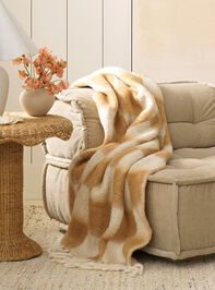Ginger Throw Detail 2 - TULLABEE