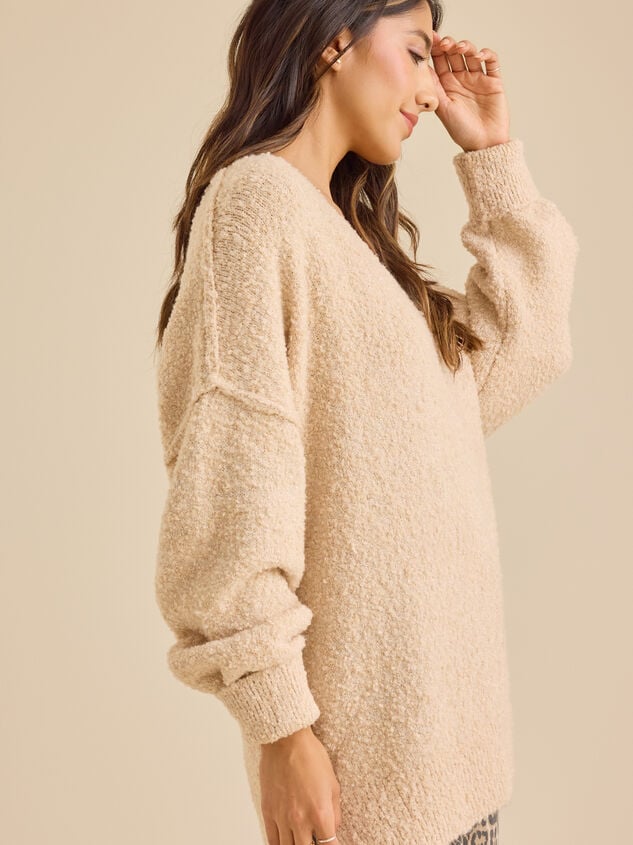Ariana Oversized Sweater Detail 4 - TULLABEE