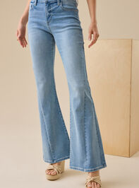 Carrie Flared Jeans Detail 2 - TULLABEE