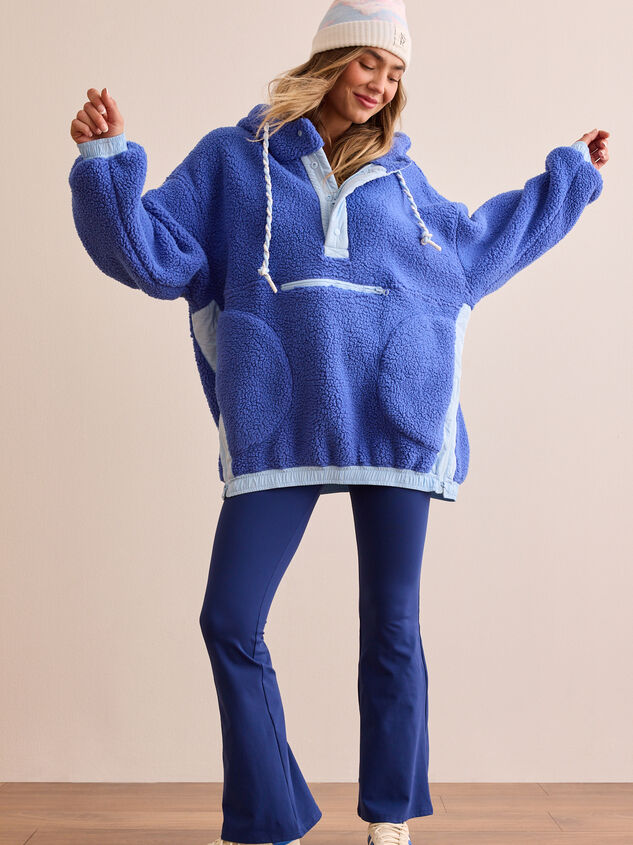 Sherpa Oversized Court Hoodie Detail 7 - TULLABEE