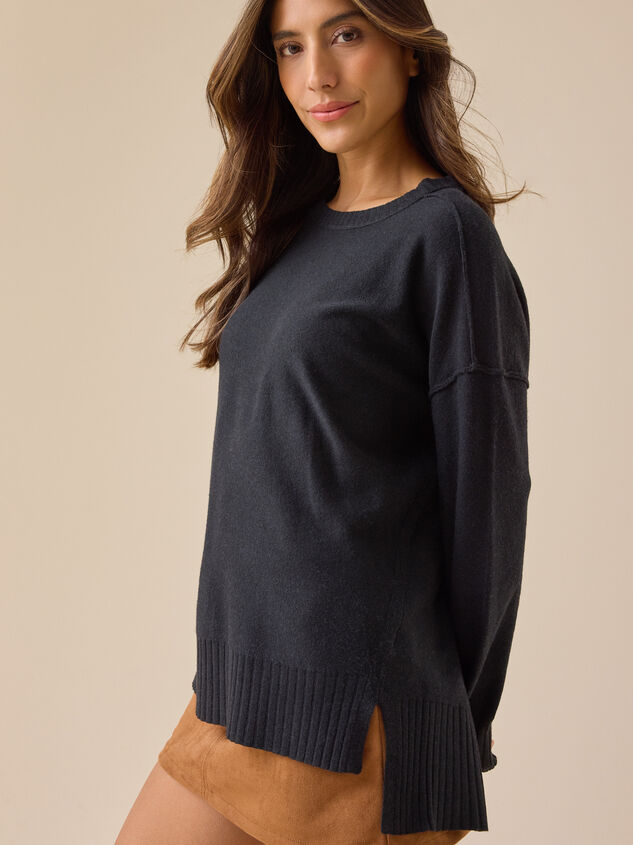 Katie Oversized Sweater Detail 3 - TULLABEE