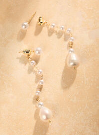 Emily Pearl Dangle Earring Detail 2 - TULLABEE