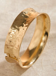 Hammered Hinge Bangle Bracelet Detail 2 - TULLABEE