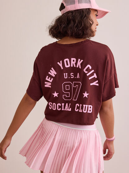 New York Social Club Cropped Tee - TULLABEE