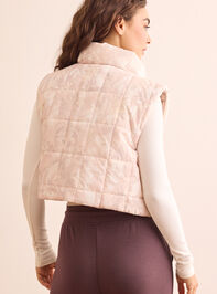 Camo Swap Puffer Vest Detail 4 - TULLABEE