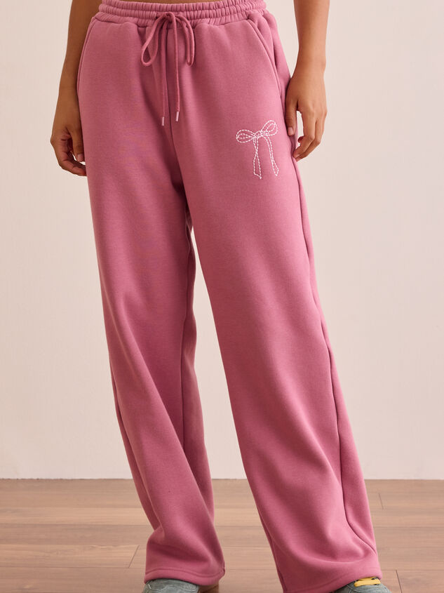 Snuggle Bow Sweatpants Detail 3 - TULLABEE