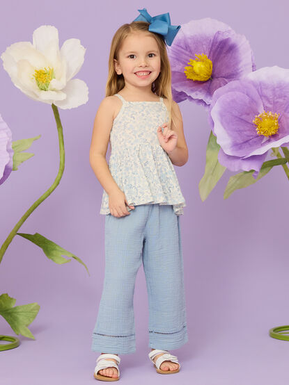Laney Floral Tank Top and Pant Set - TULLABEE