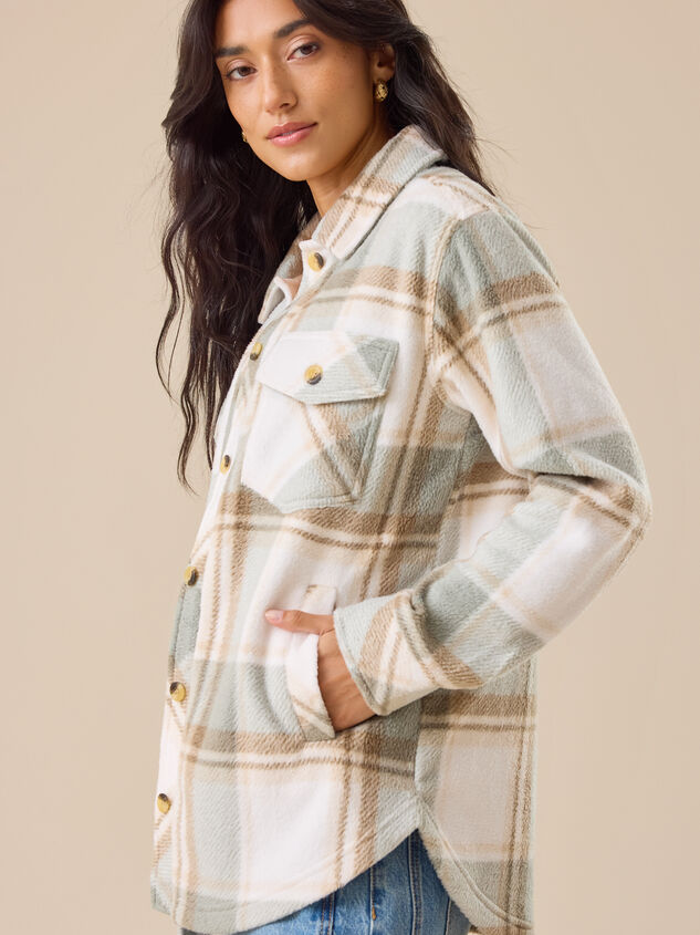 Cole Fleece Shacket Detail 3 - TULLABEE