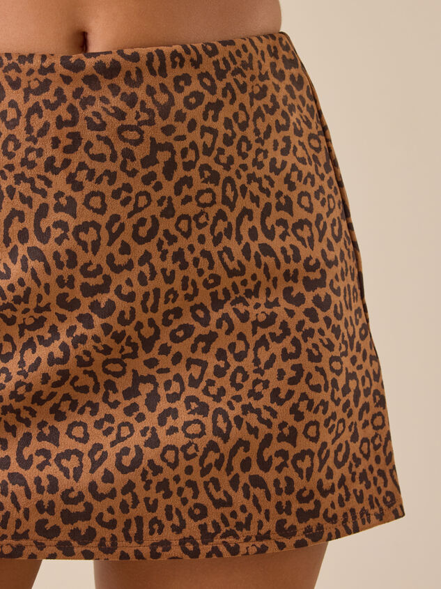 Brynnie Leopard Suede Skort Detail 2 - TULLABEE