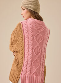 Emmaline Oversized Sweater Detail 5 - TULLABEE