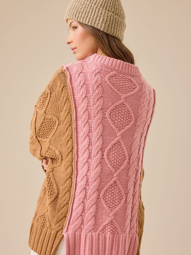 Emmaline Oversized Sweater Detail 5 - TULLABEE