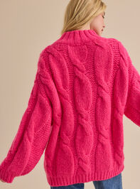 Lucie Oversized Cable Knit Sweater Detail 5 - TULLABEE