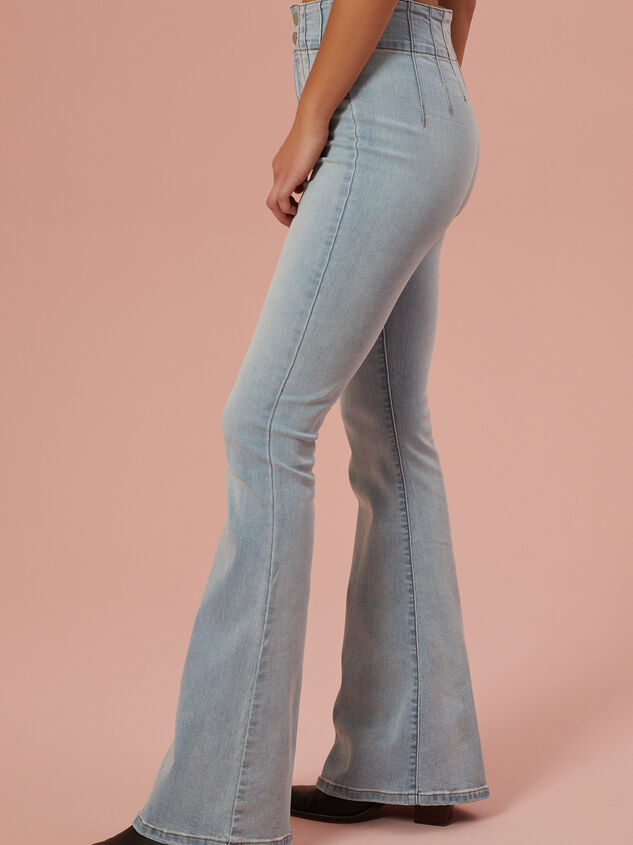 Lexi Flare Jeans Detail 4 - TULLABEE