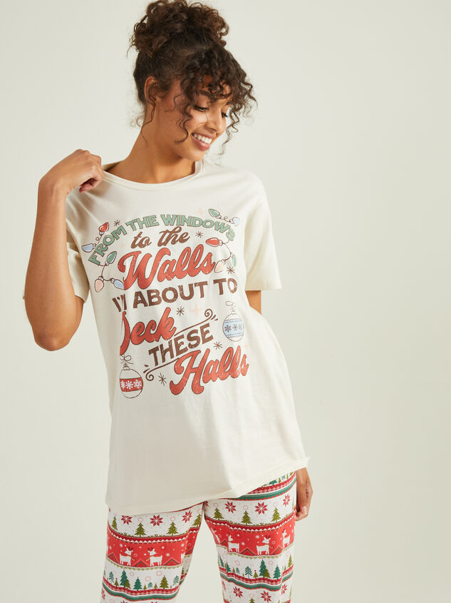 Deck These Halls Graphic Mama Tee Detail 4 - TULLABEE