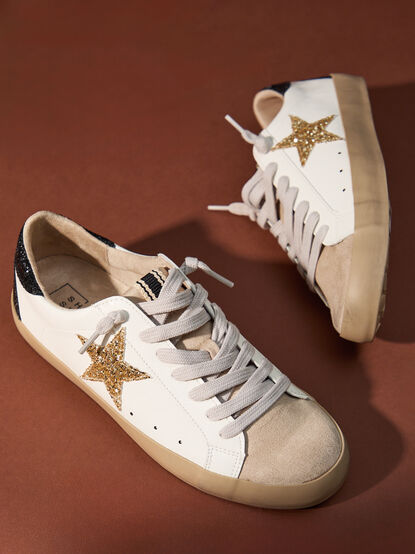 Pamela Star Sneakers - TULLABEE