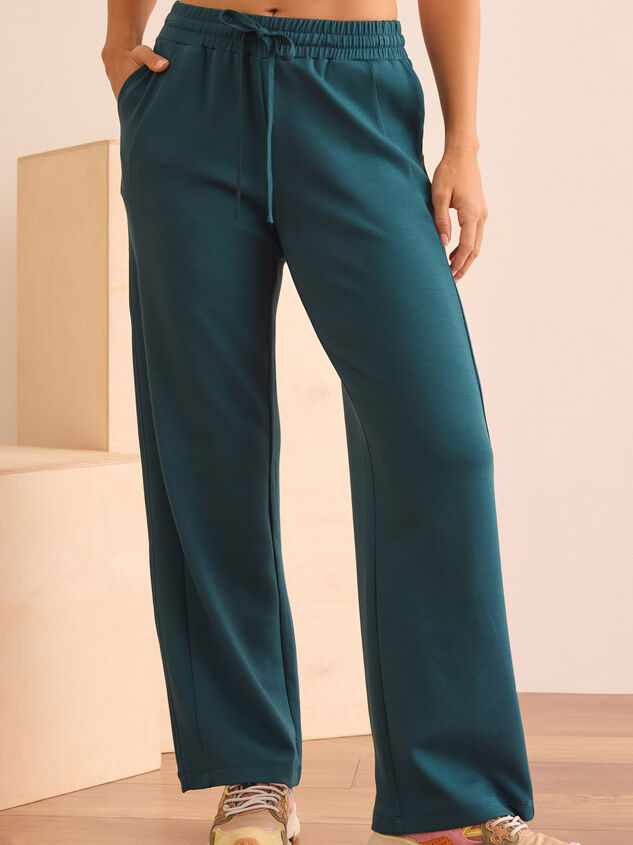 Move Easy Scuba Pants Detail 3 - TULLABEE