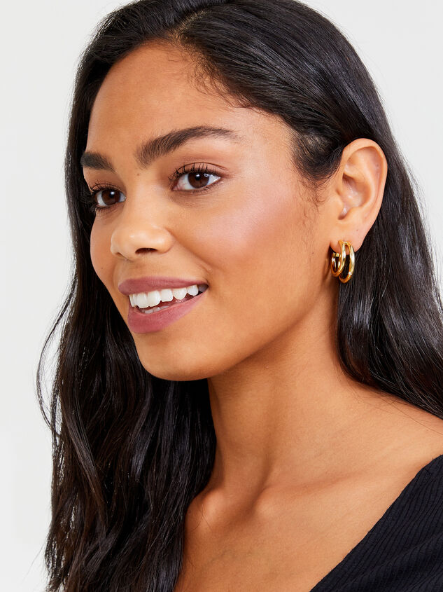 18k Gold Dipped Double Hoop Earrings Detail 3 - TULLABEE