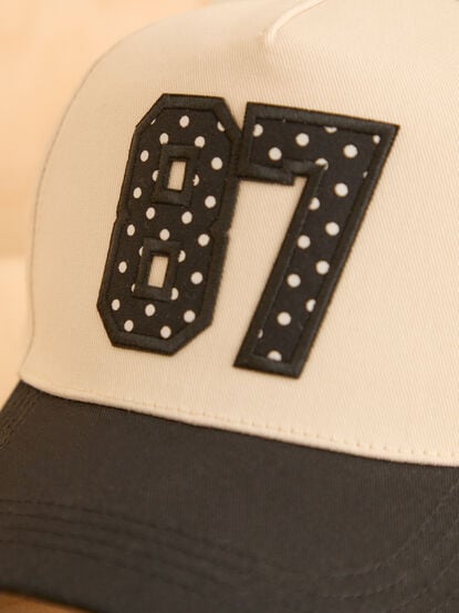 87 Trucker - TULLABEE