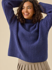 Anna Oversized Pullover Detail 2 - TULLABEE