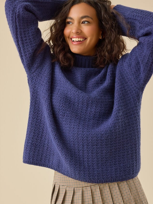 Anna Oversized Pullover Detail 2 - TULLABEE
