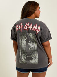 Def Leppard Graphic Band Tee Detail 2 - TULLABEE