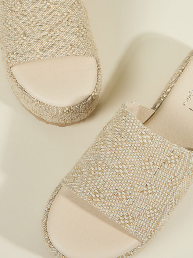 Pismo Platform Sandal Detail 2 - TULLABEE