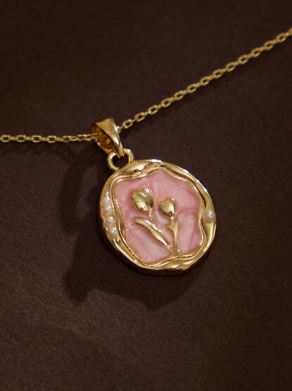Vintage Flower Charm Necklace - TULLABEE