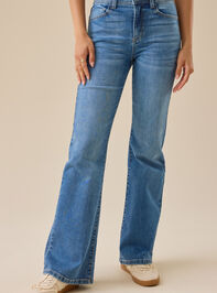 Stratton Boot Cut Jeans Detail 2 - TULLABEE