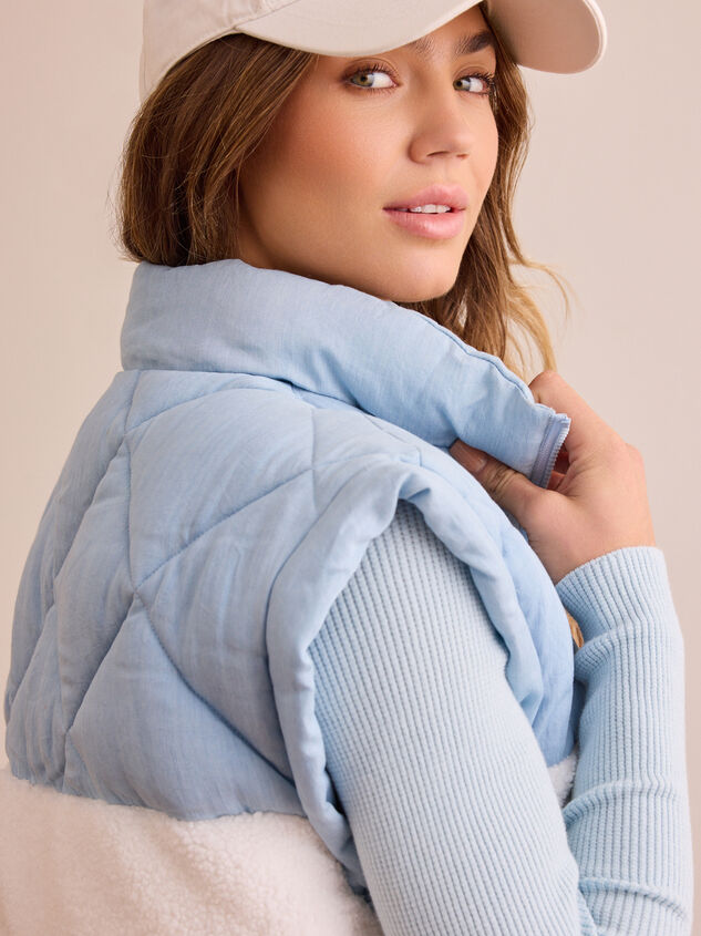 Cloudline Sherpa Vest Detail 4 - TULLABEE