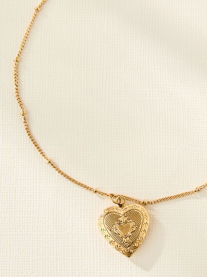Antique Heart Locket Necklace - TULLABEE